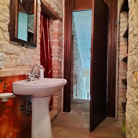 Charmantes Bauernhaus In Penna San Giovanni Holiday home *