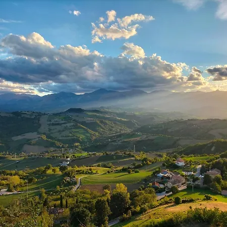Charmantes Bauernhaus In Penna San Giovanni Holiday home *